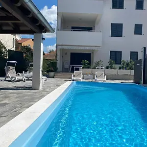 apartment-ana-biograd-na-moru.hotelinzadar.com/